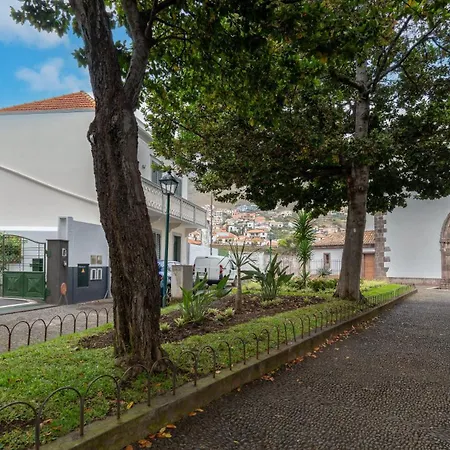 Village By Lovelystay Lägenhet